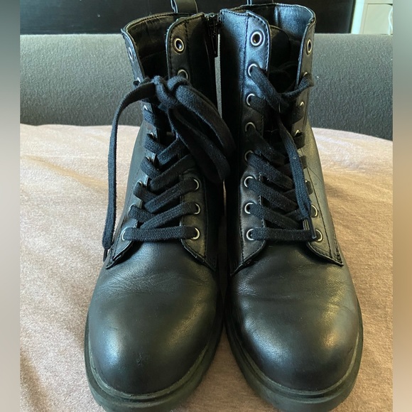 Steve Madden black combat boot size 8 - Picture 2 of 5